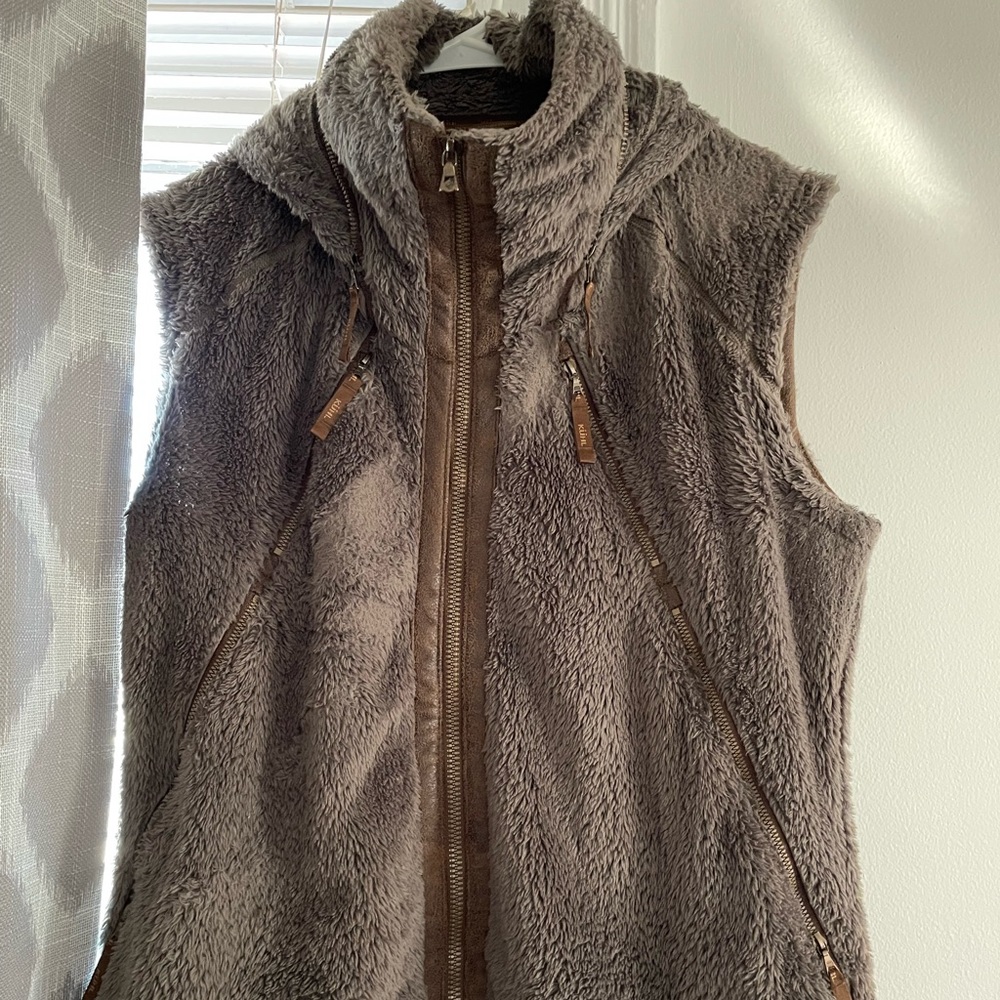 Kuhl- Born in the Mountains Women’s vest. Size XL